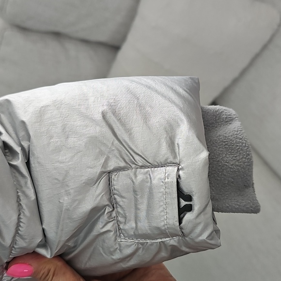 NWOT All In Motion Silver Shimmer Girls Xl Kids Puffer Jacket Coat - Picture 8 of 9